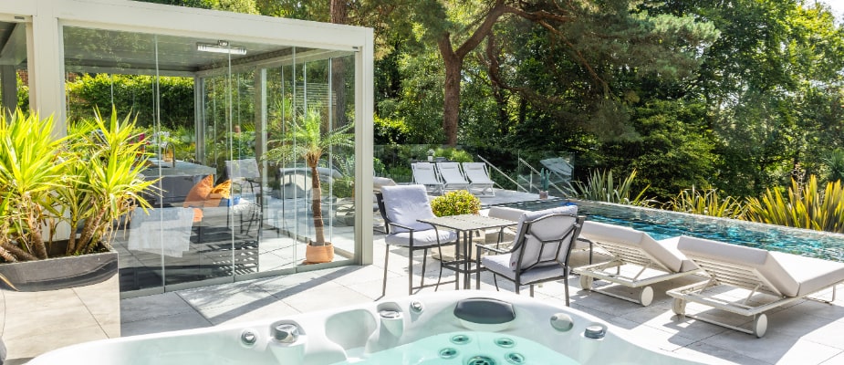B200XL Pergola in Broadstone Side View