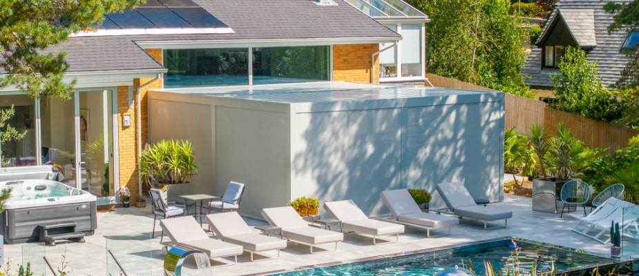 B200XL Coupled Pergola with close screens