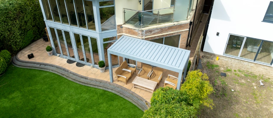 garden pergola in Canford Cliffs