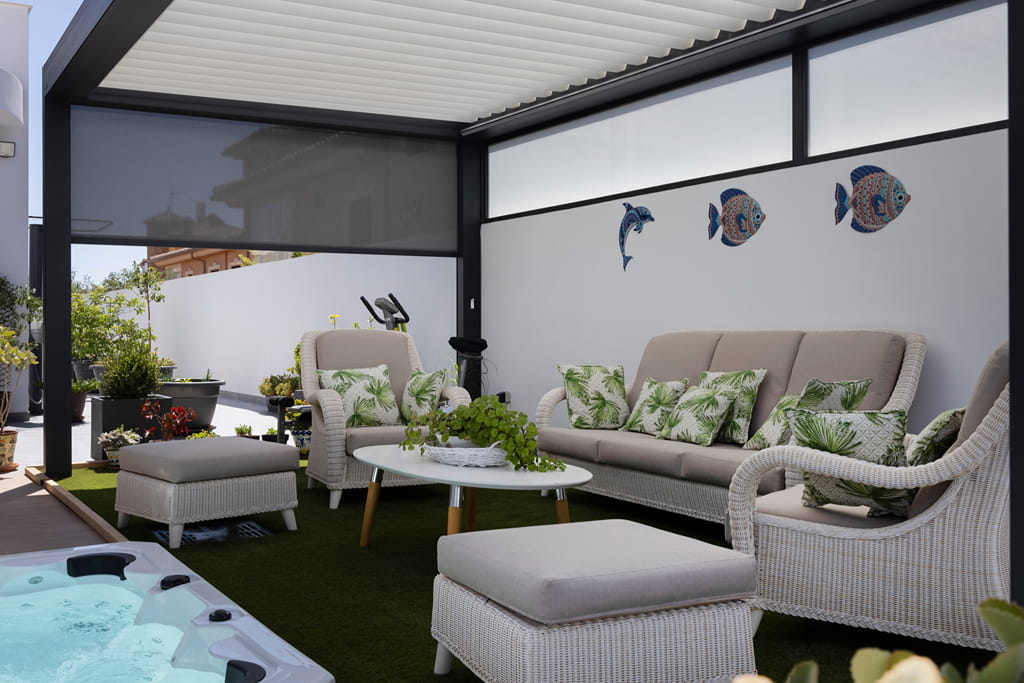 Garden Wall B200XL Pergola in Summer