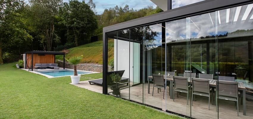 B200 Pergola with Sliding Glass