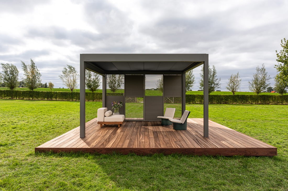 B310 Pergola with Closed Roof
