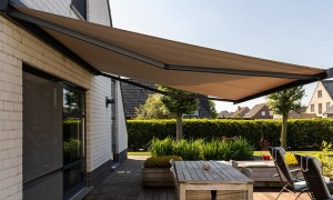 guide to buying a garden awning